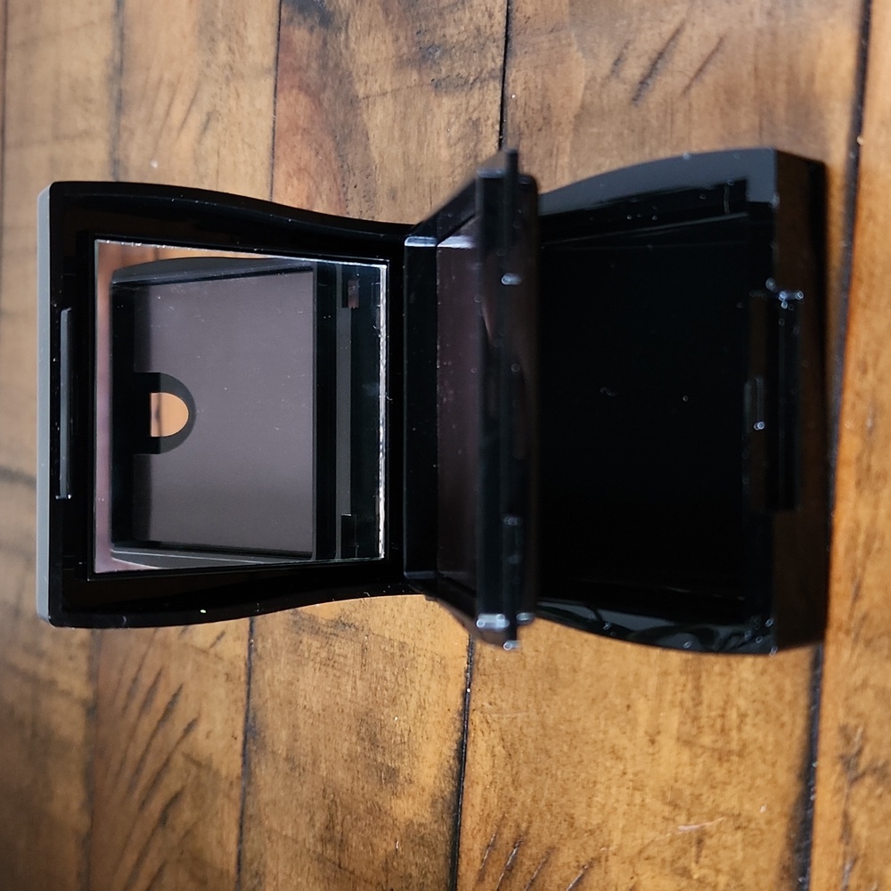 Mary Kay Compact Mini - Picture 2 of 5